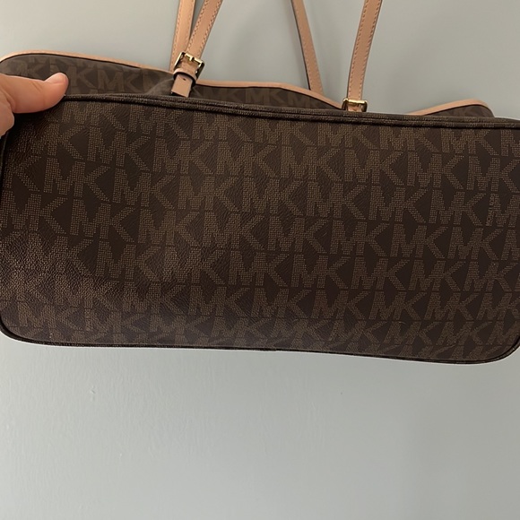 Michael Kors leather bag - Picture 8 of 10